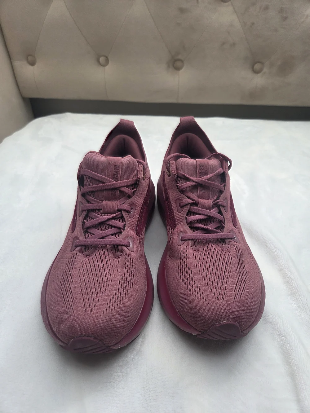 Brooks Glycerin 22 Women’s 10 Berry Burgundy Rose Running Shoes